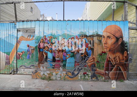 USA, SAN FRANCISCO - ca. August 2019 - - Unbekannter Graffiti an der Wand Stockfoto