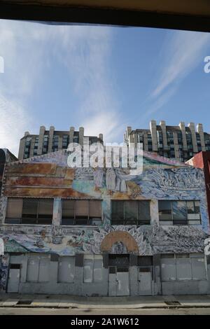 USA, SAN FRANCISCO - ca. August 2019 - - Unbekannter Graffiti an der Wand Stockfoto