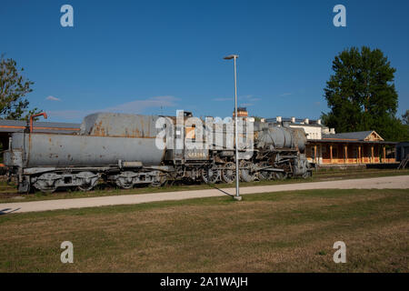 Alten rostigen Eisenbahn Motor am Bahnhof in Haapsalu Haapsalu, Estland, Baltikum, Europa Stockfoto