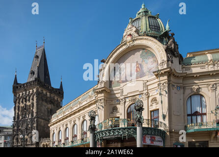 Äußeren Abschnitt des Städtischen Haus, Prag, Tschechische Republik, einem historischen Gebäude in der Altstadt von Prag. Stockfoto