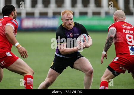 Newcastle upon Tyne, Großbritannien. 29 Sep, 2019. Liam McAvoy von Newcastle Thunder nimmt auf Kyle Kesik Doncaster RLFC und Frankie Mariano Doncaster RLFC. Newcastle Thunder v Doncaster RLFC Im Betfred Liga eine Qualifikation Endrunde am Kingston Park, Newcastle upon Tyne am Sonntag, dem 15. September 2019 Quelle: MI Nachrichten & Sport/Alamy leben Nachrichten Stockfoto