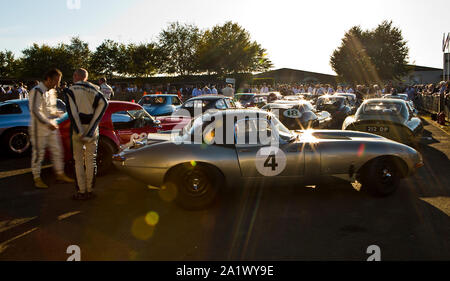 1961 Jaguar E-Type von Emi leichte' von Gary Pearson & Alex Brundle in der RAC-TT Feier Rennen auf dem Goodwood Revival 14. Sept 2019 in C angetrieben Stockfoto