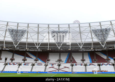 London, Großbritannien. 29 Sep, 2019. London, Großbritannien. 29 Sep, 2019. Ein allgemeiner Blick in die Londoner Stadion vor Kick off. Barclay's super FA Women's League match, West Ham Utd Frauen v Tottenham Hotspur Frauen an der London Stadium, Queen Elizabeth Olympic Park in London am Sonntag, den 29. September 2019. Dieses Bild dürfen nur für redaktionelle Zwecke verwendet werden. Nur die redaktionelle Nutzung, eine Lizenz für die gewerbliche Nutzung erforderlich. Keine Verwendung in Wetten, Spiele oder einer einzelnen Verein/Liga/player Publikationen. Credit: Andrew Orchard sport Fotografie/Alamy leben Nachrichten Stockfoto