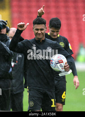 Die Brentford Ollie Watkins, nachdem der letzte während der Sky Bet Meisterschaft Gleiches an Oakwell, Barnsley Pfeifen. Stockfoto