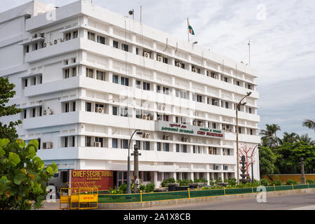 Pondicherry/Indien - 4. September 2019: Der Chief Sekretariat Gebäude, Regierung von Pondicherry in Whitetown Stockfoto