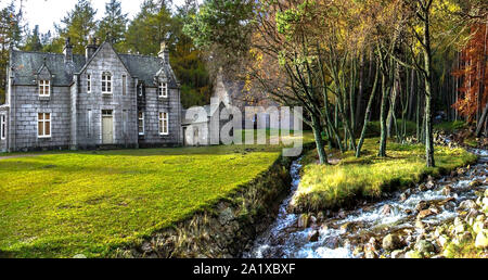 Glas-allt-Shiel - eine Lodge auf dem Balmoral Estate am Ufer des Loch Muick in Aberdeenshire, Schottland. Stockfoto
