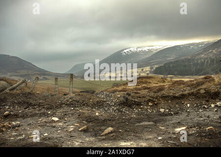 Schottische Landschaft. Braemar, Aberdeenshire, Schottland, Großbritannien. Royal Deeside zwischen Braemar und Ballater. Cairngorm Mountains. Stockfoto