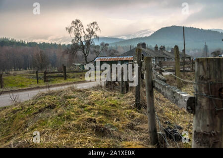 Schottische Landschaft. Braemar, Aberdeenshire, Schottland, Großbritannien. Royal Deeside zwischen Braemar und Ballater. Cairngorm Mountains. Stockfoto