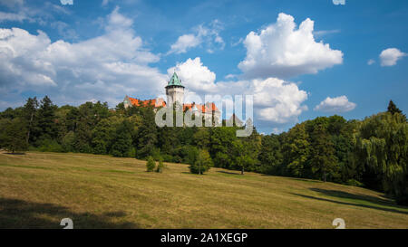 Smolenice Castle ist ein Schloss in den östlichen Hang der Kleinen Karpaten, in der Nähe der Stadt Smolenice Stockfoto