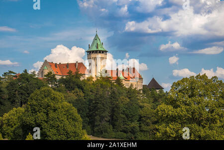 Smolenice Castle ist ein Schloss in den östlichen Hang der Kleinen Karpaten, in der Nähe der Stadt Smolenice Stockfoto