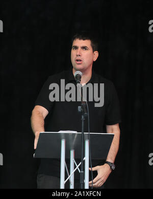 Manchester, Großbritannien. 29. September 2019. Einer der Redner auf der Völker Montage Protestmarsch in Manchester, Lancashire, UK. Quelle: Barbara Koch/Alamy leben Nachrichten Stockfoto