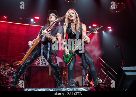 Ryan Roxie und Nita Strauss, Alice Cooper Band Stockfoto