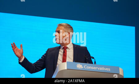 Manchester, Großbritannien. 29. September 2019. Staatssekretär für das Verlassen der Europäischen Union Steve Barclay spricht zu den Delegierten am ersten Tag auf dem Parteitag der Konservativen in Manchester Central Convention Complex. Foto von (Ioannis Alexopolos/Alamy Live News). Stockfoto