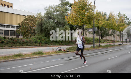 BERLIN, DEUTSCHLAND - 29. SEPTEMBER 2019: Felix Kandie in Berlin Marathon 2019 in Berlin, Deutschland Stockfoto