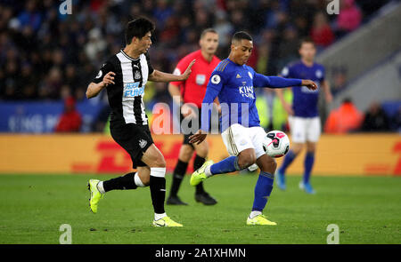 Newcastle United Ki Sung-yueng (links) und Leicester City Youri Tielemans (rechts) Kampf um den Ball während der Premier League Match für die King Power Stadion, Leicester. Stockfoto