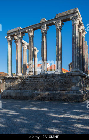 Blick auf den Diana-Tempel in Evora in Alentejo portugal Stockfoto