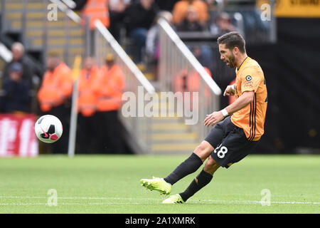 28. September 2019, Molineux, Wolverhampton, England; Premier League, Wolverhampton Wanderers v Watford: Joao Moutinho (28.) Wolverhampton Wanderers während des Spiels Credit: Richard Long/News Bilder Stockfoto