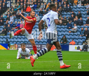 28. September 2019, Deepdale, Preston, England; Sky Bet Meisterschaft, Preston North End v Bristol City: Ben Davies (6) von Preston North End Kerben zu machen es 3-3 Credit: Craig Milner/News Bilder Stockfoto
