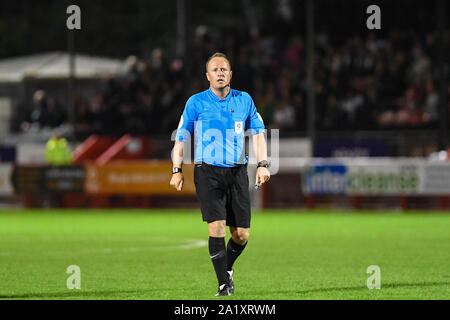 17.September 2019, Broadfield Stadium, Crawley, England; Skybet Liga 2 Fußball, Crawley vs Plymouth Argile: Schiedsrichter David Rock Credit: Phil Westlake/News Bilder der Englischen Football League Bilder unterliegen DataCo Lizenz Stockfoto