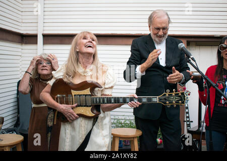 Ein paar feiert ihre 50. Hochzeitstag in San Rafael, CA. Stockfoto