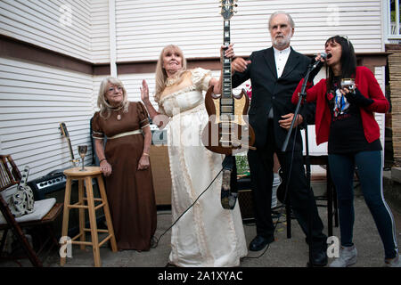 Ein paar feiert ihre 50. Hochzeitstag in San Rafael, CA. Stockfoto