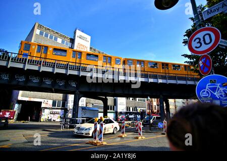 Berlin Deutschland. Sonntag, September 29, 2019 Oberbaumbrücke über die Spree in Berlin. Stockfoto