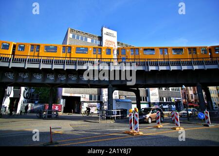 Berlin Deutschland. Sonntag, September 29, 2019 Oberbaumbrücke über die Spree in Berlin. Stockfoto