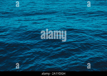 Wasser, Wellen - Deep Blue Sea Stockfoto