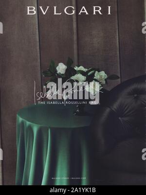 Plakat werbung BVLGARI Fashion House mit Isabella Rossellini in Papier Magazin von 2012 Jahr, Werbung, kreative Bulgari Werbung ab 2010 s Stockfoto