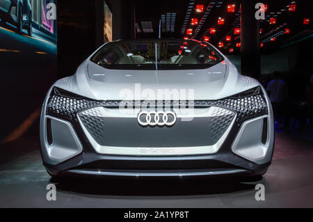 FRANKFURT - Sep 15, 2019: silber Audi Ai: Mich oder AIME e-tron Electric automatisiertes Fahren Kleinwagen. Mobilität der Zukunft Concept auf der IAA 2019 Frankfurt Motor Stockfoto