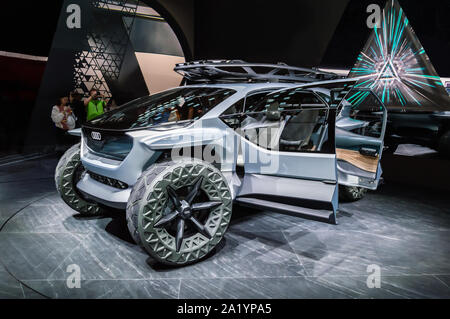 FRANKFURT - 15.September 2019: Neue Audi Aicon oder AI: TRAIL autonomen Concept Car auf der IAA 2019 IAA in Frankfurt. Elektrische futuristische Off-Road-Fahrzeug Stockfoto