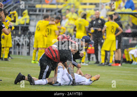 Columbus, Ohio, USA. 29 Sep, 2019. Sonntag, September 29, 2019: Philadelphia Union Mittelfeldspieler Alejandro Bedoya (11) auf dem Boden mit einem verletzten Knie in der ersten Hälfte der Partie zwischen Philadelphia Union und Columbus Crew SC an MAPFRE Stadium, in Columbus, OH. Pflichtfeld Foto: Dorn Byg/Cal Sport Media. Philadelphia Union 0 - Columbus Crew SC Credit: Cal Sport Media/Alamy leben Nachrichten Stockfoto