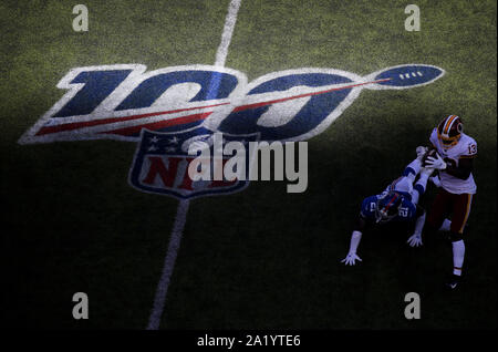 East Rutherford, United States. 29 Sep, 2019. Ein NFL 100 Logo ist auf dem Feld Wenn die Washington Redskins die New York Giants in Woche 4 der NFL Saison an MetLife Stadium in East Rutherford, New Jersey am Sonntag, den 29. September, 2019 spielen. Die Riesen besiegt die Redskins 24-3. Foto von John angelillo/UPI Quelle: UPI/Alamy leben Nachrichten Stockfoto