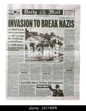 Eine Reproduktion Titelseite der Daily Mail vom 7. Juni 1944 mit Nachrichten über die alliierte Invasion von Frankreich nach dem D-Day. Stockfoto