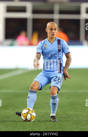 Gillette Stadium. 29 Sep, 2019. MA, USA; New York City Mittelfeldspieler Alexandru Mitrita (28) in einem MLS-Match zwischen New York City FC und New England Revolution am Gillette Stadium. Anthony Nesmith/CSM/Alamy leben Nachrichten Stockfoto