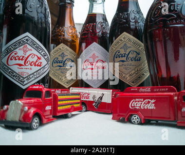 Ein vintage Foto des alten Lkw und Flaschen Stockfoto