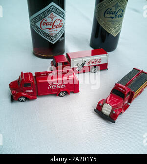 Ein vintage Foto des alten Lkw und Flaschen Stockfoto