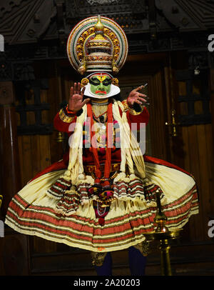 Eine Kathakali Performer in Cochin, Kerela. Stockfoto