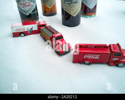 Ein vintage Foto des alten Lkw und Flaschen Stockfoto