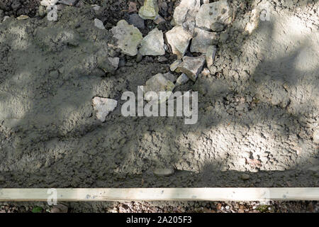 Bild von Beton gießt auf einer Schalung Fußboden auf einer Baustelle Stockfoto