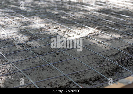 Bild von Beton gießt auf einer Schalung Fußboden auf einer Baustelle Stockfoto