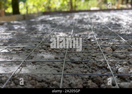 Bild von Beton gießt auf einer Schalung Fußboden auf einer Baustelle Stockfoto