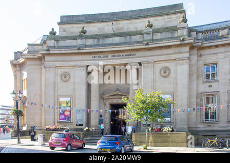 Kunstgalerie Bibliothek & Museum, Le Mans Crescent, Bolton, Greater Manchester, England, Vereinigtes Königreich Stockfoto