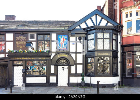 13. Jahrhundert "Ye Olde Mann&Sense' Pub, Churchgate, Bolton, Greater Manchester, England, Vereinigtes Königreich Stockfoto