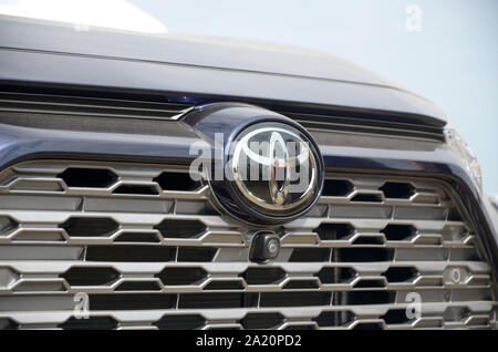 KHARKOV, UKRAINE - 31. AUGUST 2019: Toyota logo hautnah. Die Toyota Motor Corporation ist Japanische multinationale Automobilhersteller mit Sitz in Stockfoto