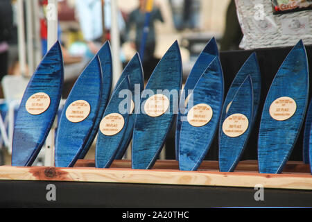 Huntington Beach, Kalifornien, USA. 28. September, 2019. Die Auszeichnungen auf der 11. jährlichen Surf City Surf Dog Wettbewerb bei Huntington Hundestrand in Huntington Beach, Kalifornien am 28. September 2019. Stockfoto