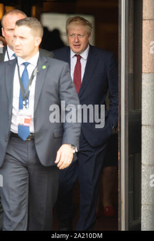 Manchester, Großbritannien. 30. September 2019. Die Rt Hon Boris Johnson MP, Premierminister des Vereinigten Königreichs, Erster Lord des Schatzamtes, auf dem Parteitag der Konservativen in Manchester Central Convention Complex, Manchester am Montag, den 30. September 2019 (Quelle: P Scaasi | MI Nachrichten) Credit: MI Nachrichten & Sport/Alamy leben Nachrichten Stockfoto