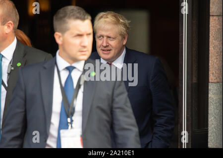 Manchester, Großbritannien. 30. September 2019. Die Rt Hon Boris Johnson MP, Premierminister des Vereinigten Königreichs, Erster Lord des Schatzamtes, auf dem Parteitag der Konservativen in Manchester Central Convention Complex, Manchester am Montag, den 30. September 2019 (Quelle: P Scaasi | MI Nachrichten) Credit: MI Nachrichten & Sport/Alamy leben Nachrichten Stockfoto