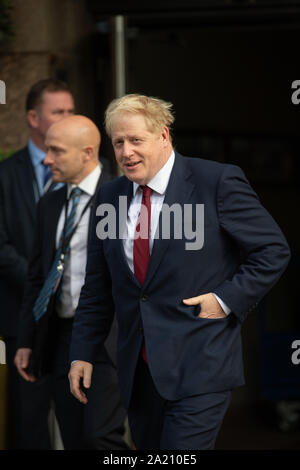 Manchester, Großbritannien. 30. September 2019. Die Rt Hon Boris Johnson MP, Premierminister des Vereinigten Königreichs, Erster Lord des Schatzamtes, auf dem Parteitag der Konservativen in Manchester Central Convention Complex, Manchester am Montag, den 30. September 2019 (Quelle: P Scaasi | MI Nachrichten) Credit: MI Nachrichten & Sport/Alamy leben Nachrichten Stockfoto