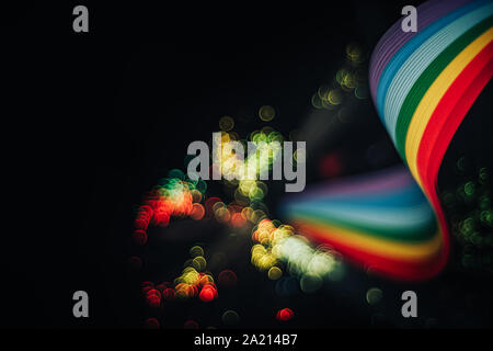 Schöne abstrakte Rainbow Bridge und bunten Raum Hintergrund in der Dunkelheit. Stockfoto